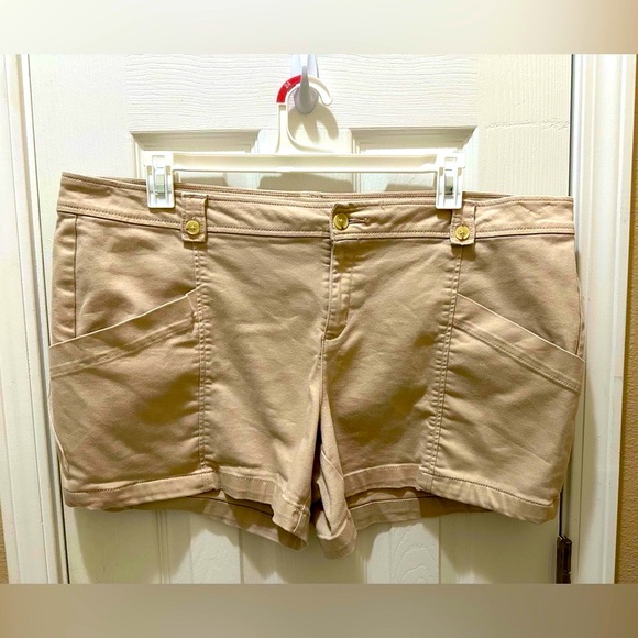 LIZ CLAIBORNE khaki shorts size 18 high rise tan stretch - Picture 1 of 12